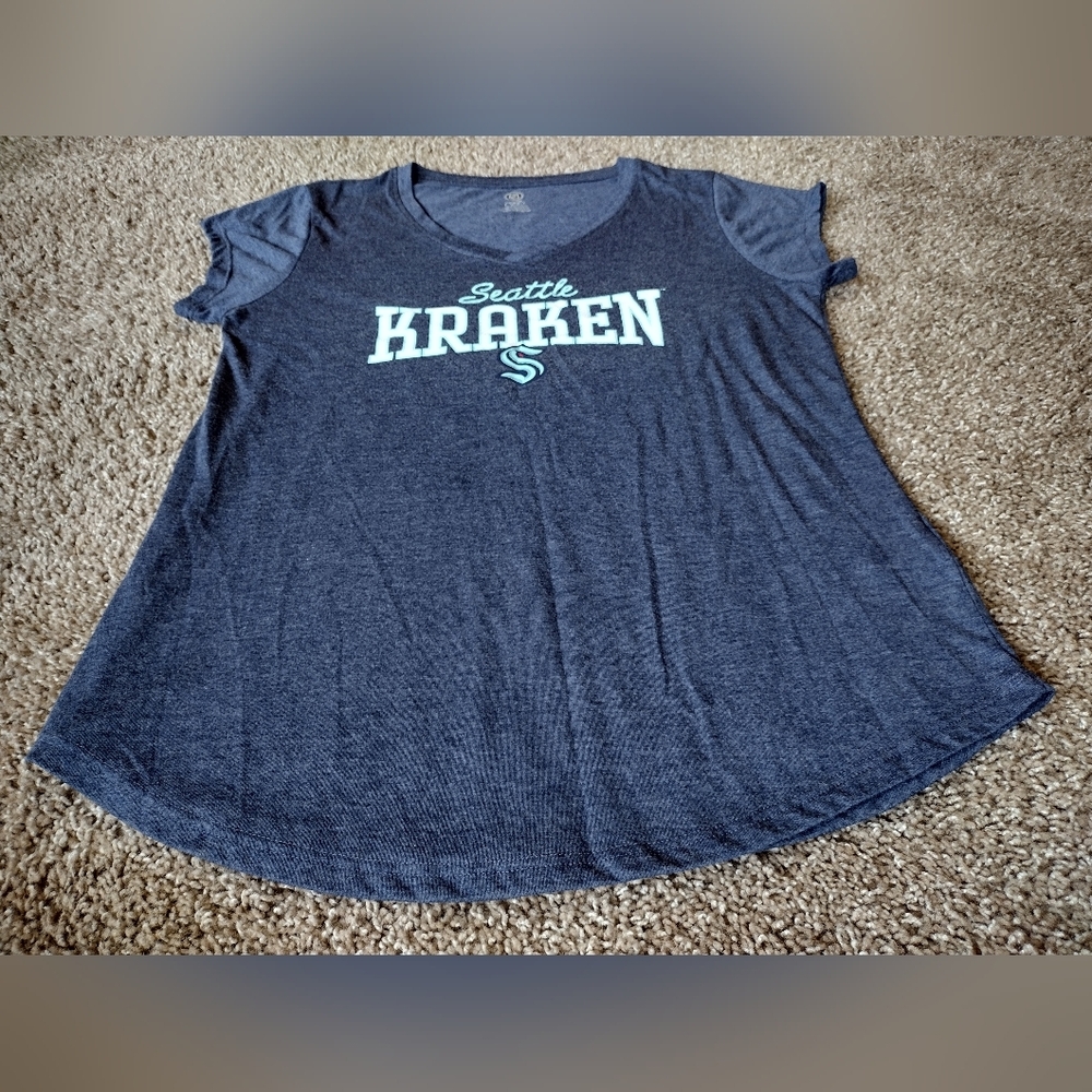 Seattle Kraken NHL AWomen's Navy Tee Large NWOT - Picture 6 of 8